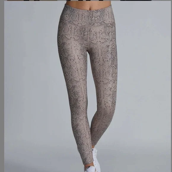 Noli Yoga stretch leggings size small NWT - Picture 2 of 7